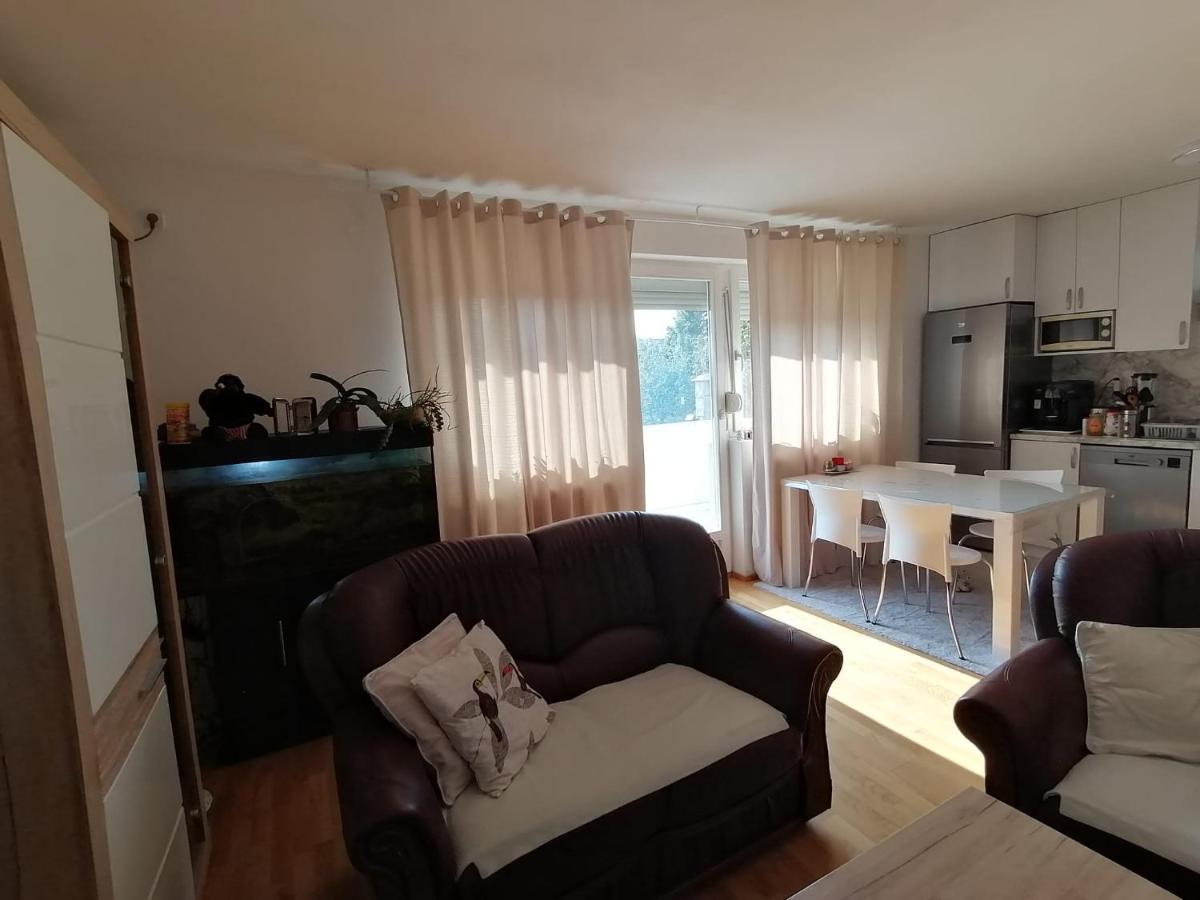Airport Apartment Surčin Exterior foto